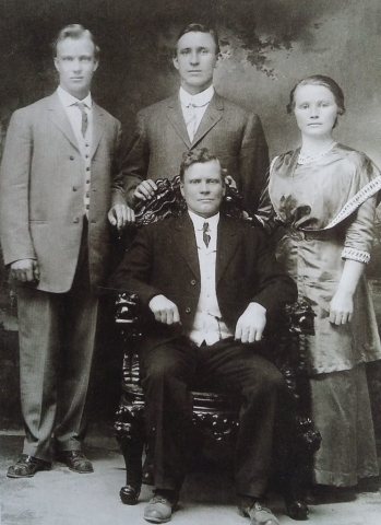 Alexander Nyberg, bröderna Tor och Fritjof samt syster